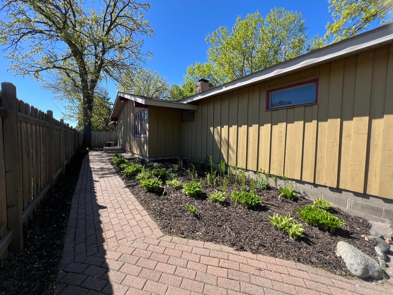 122 Craig Way NE, Fridley, MN 55432