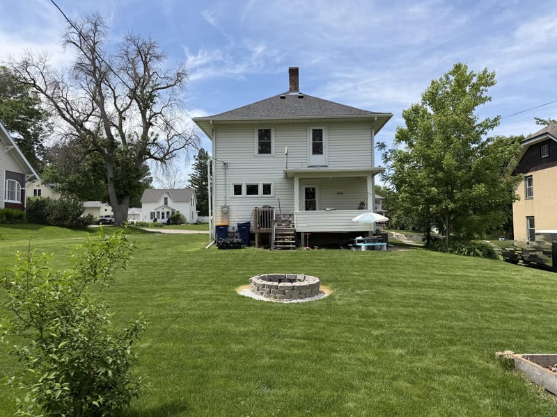513 Red Wing Ave, Kenyon, MN 55946