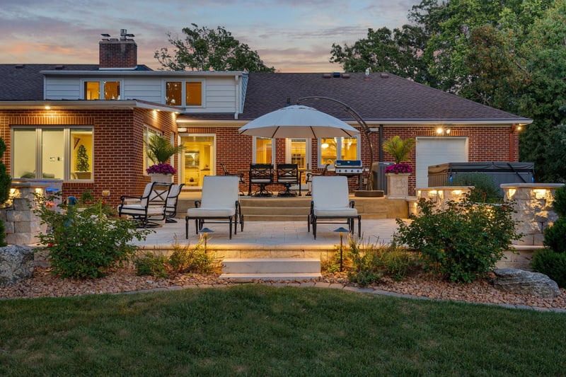 301 22nd St NW, Austin, MN 55912