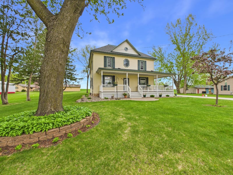 413 1st Ave N, Freeport, MN 56331