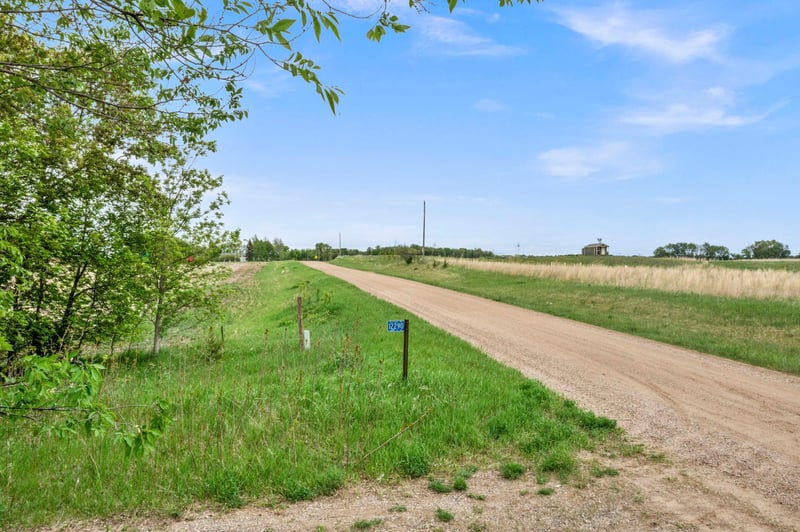 12290 62nd St NW, Annandale, MN 55302