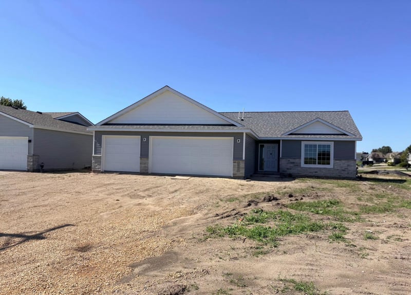 2990 Saint Paul Rd, Owatonna, MN 55060
