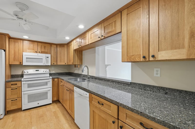 1077 Sibley Memorial Hw #504, Lilydale, MN 55118