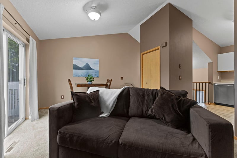 8701 Glasgow Ln, Saint Bonifacius, MN 55375