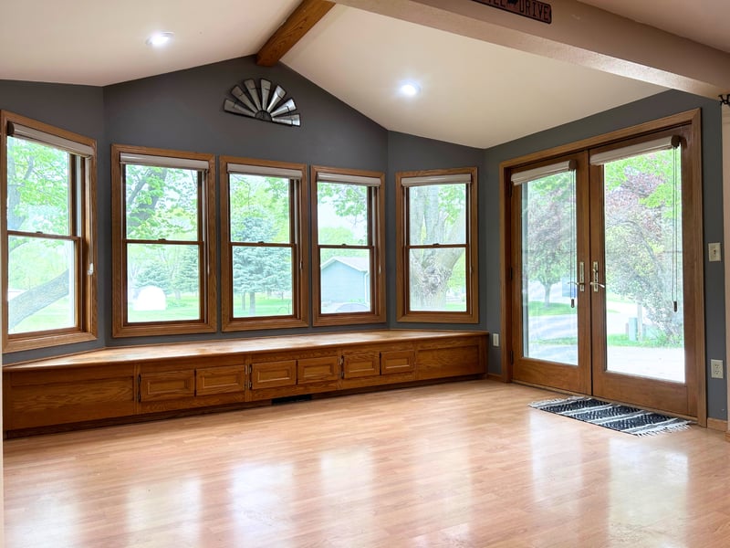 451 2nd St N, Wood Lake, MN 56297