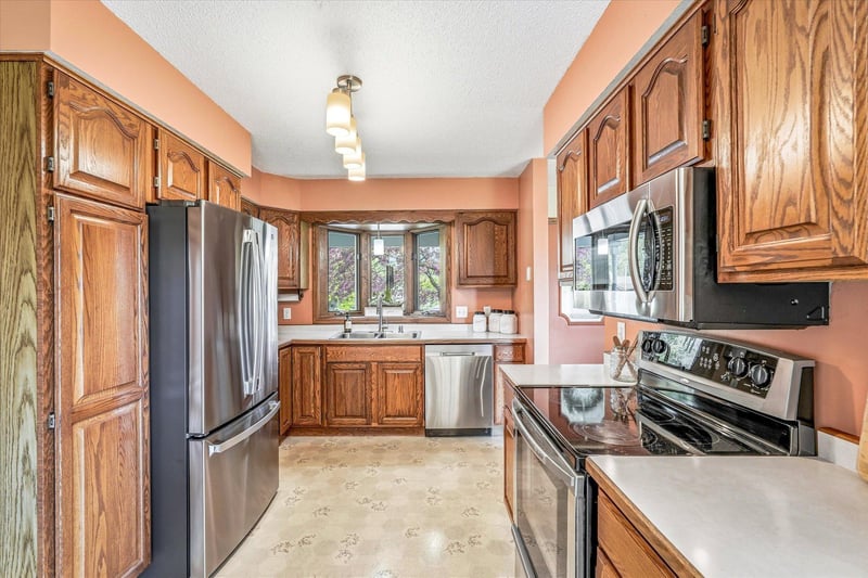 13165 295th St, Lindstrom, MN 55045