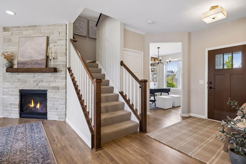 2265 Creekview Dr, Victoria, MN 55386