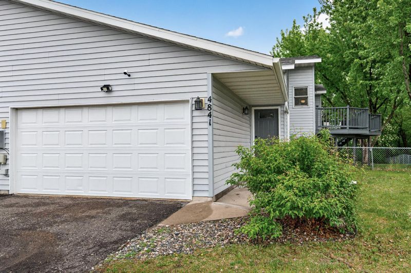 4841 Helena Rd N, Oakdale, MN 55128