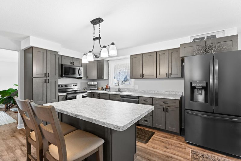 708 Lyndale Ave, Spring Valley, MN 55975