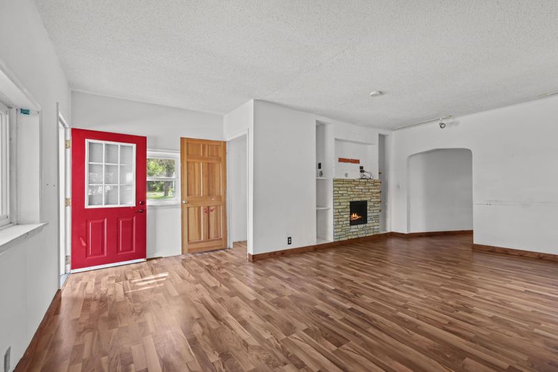 308 8th Ave SE, Forest Lake, MN 55025