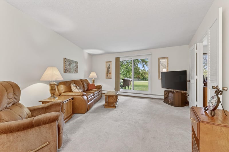 2680 Oxford St N #108, Roseville, MN 55113