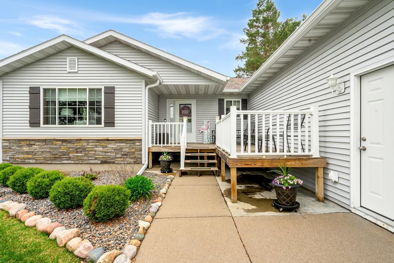 14817 Edmund St, Little Falls, MN 56345