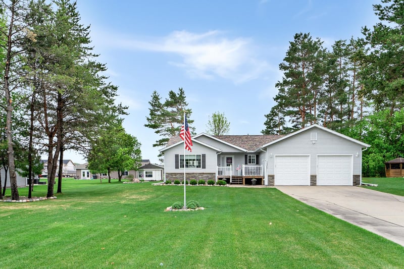 14817 Edmund St, Little Falls, MN 56345