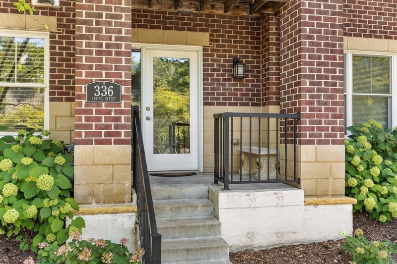 336 Spring St, Saint Paul, MN 55102