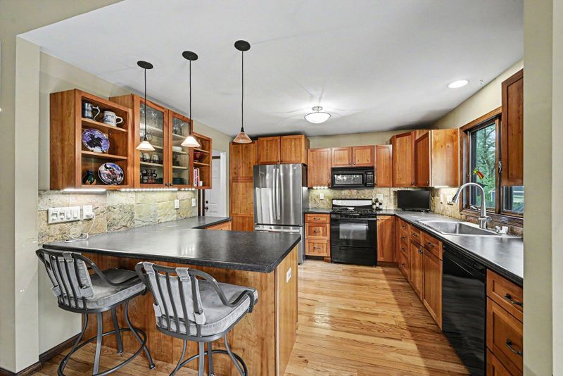 16011 3rd St N, Lakeland, MN 55043