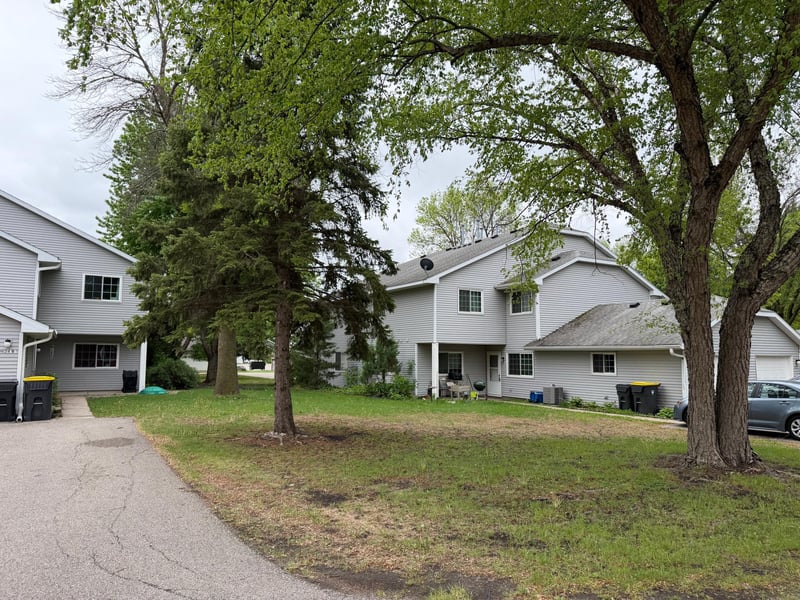1622 Pleasant View Dr #C, North Mankato, MN 56003