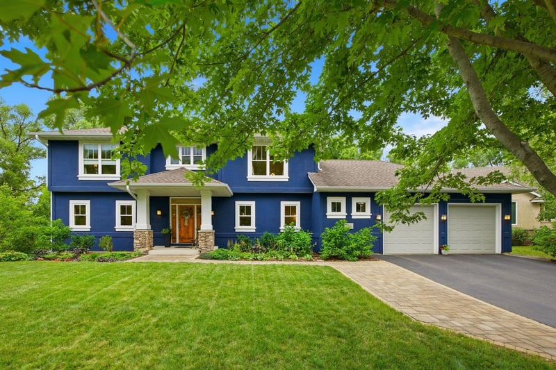 692 Shelerud Dr, Eagan, MN 55123