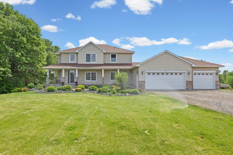 1914 261st Ave NW, Isanti, MN 55040