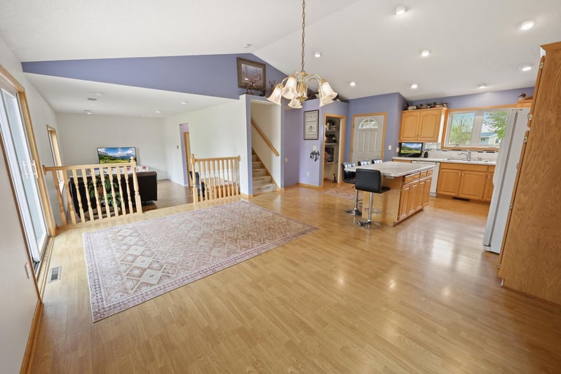 453 Stanley Dr, Foley, MN 56329