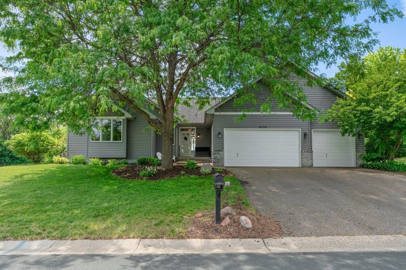 14194 Hidden View Rd NE, Prior Lake, MN 55372