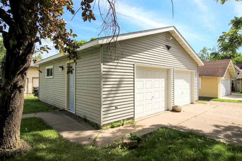 125 Adams St SE, Hutchinson, MN 55350