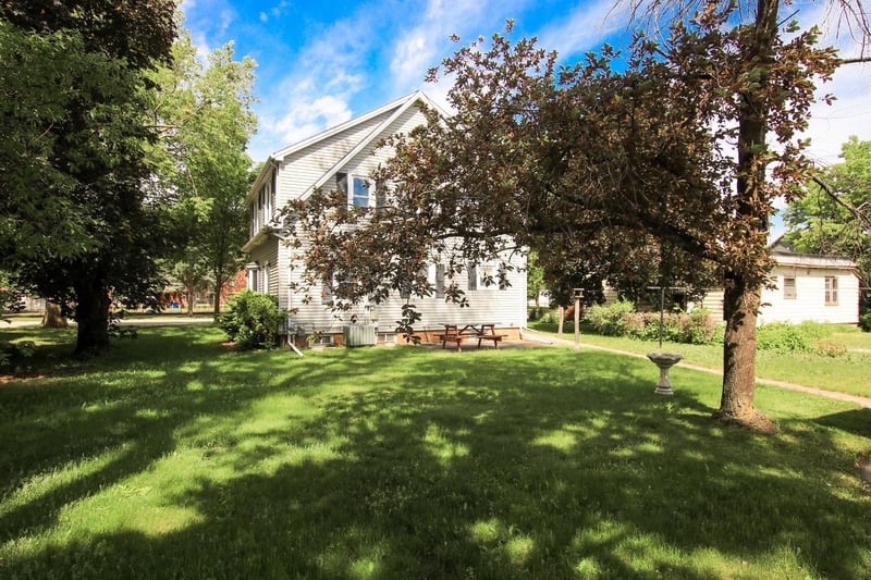 125 Adams St SE, Hutchinson, MN 55350
