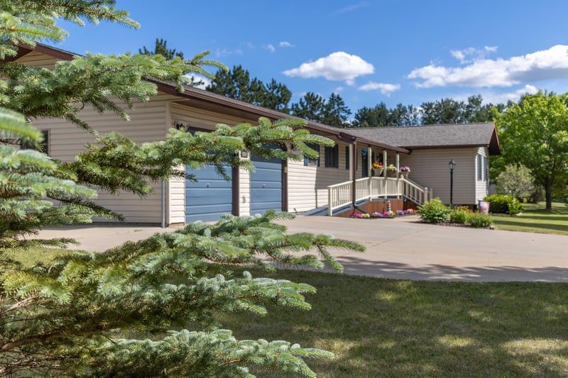 6834 Dickinson Dr NW, Bemidji, MN 56601