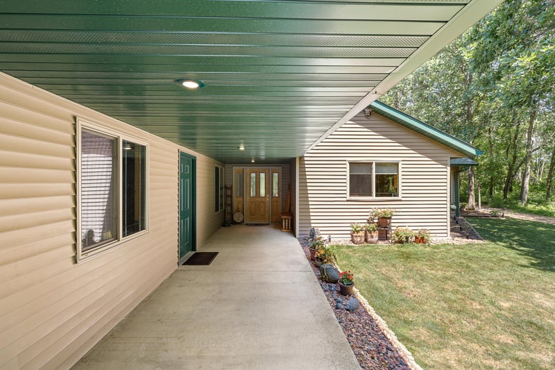 9809 Ravenswood Rd, Brainerd, MN 56401
