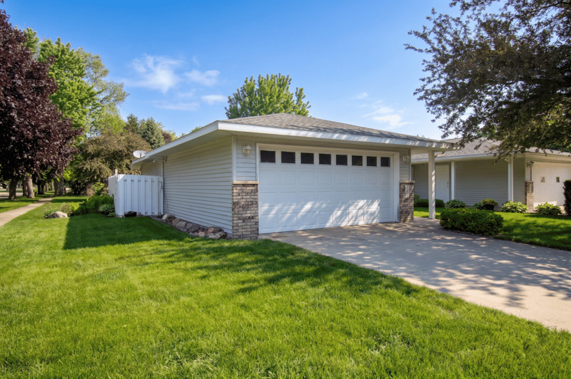 302 Grove St, Lyle, MN 55953