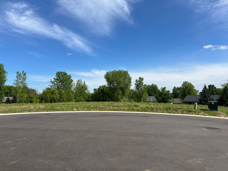 2562 Goldfinch Ln, Red Wing, MN 55066