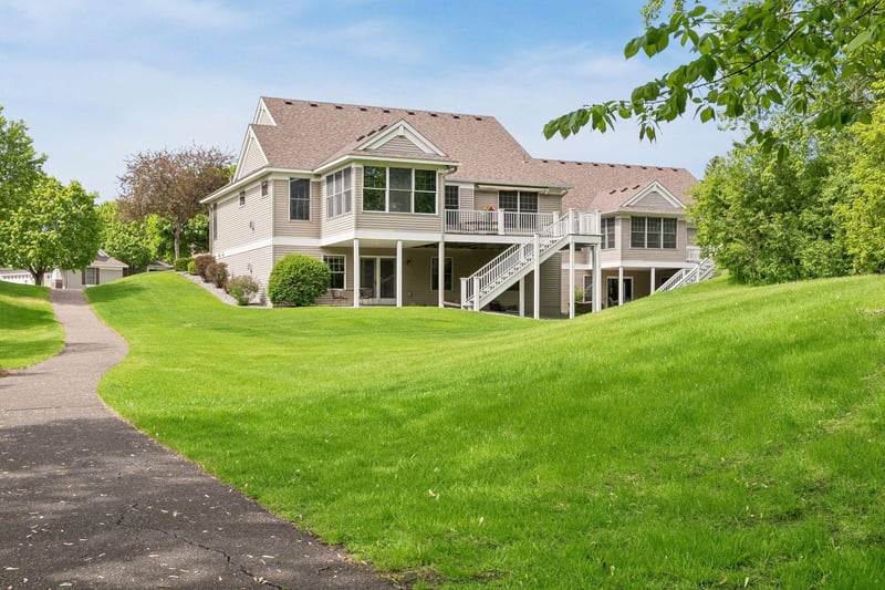 9755 Wedgewood Cir, Woodbury, MN 55125