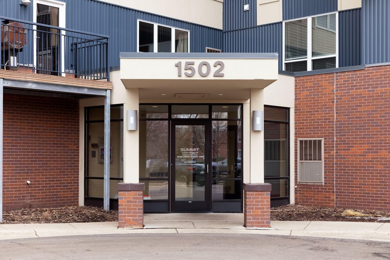 1502 5th St N #303, Hopkins, MN 55305