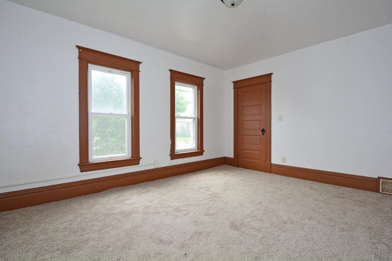 986 Galtier St, Saint Paul, MN 55117