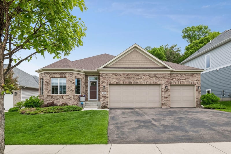 4258 Creekside Way, Minnetrista, MN 55331