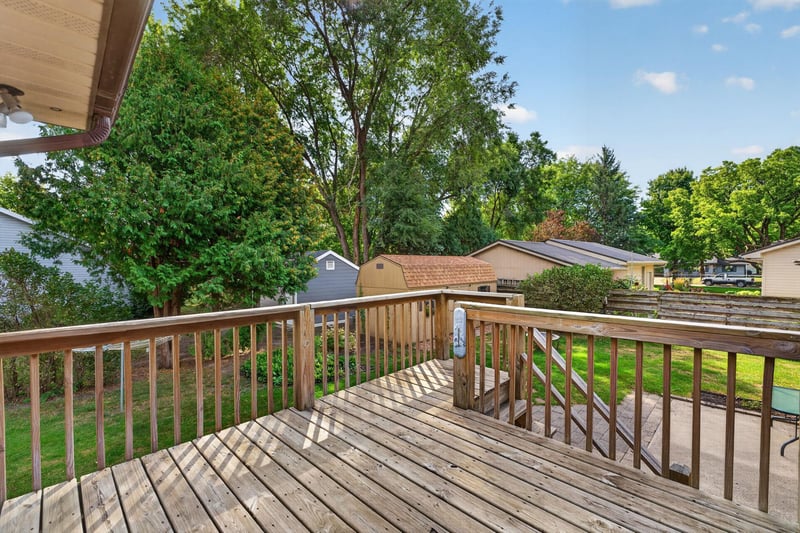 408 Sunrise Dr, Litchfield, MN 55355