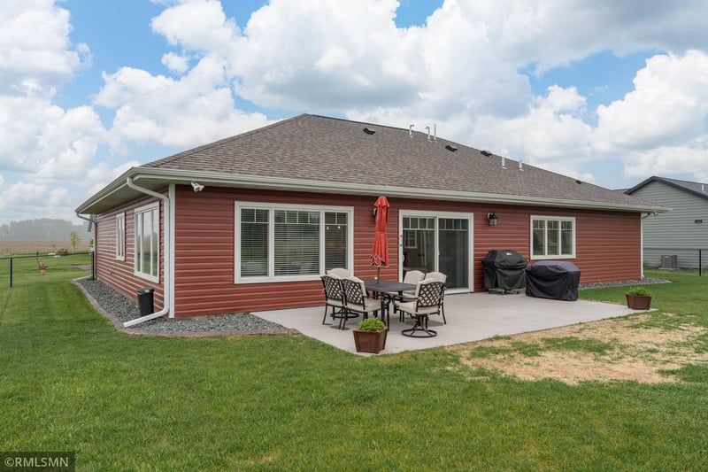 34 Evergreen Ln, Madison Lake, MN 56063