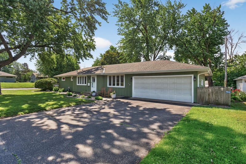 121 E 94 1/2 St, Bloomington, MN 55420