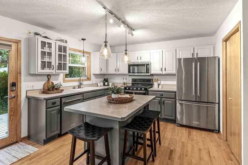 934 Randolph Ave, Saint Paul, MN 55102