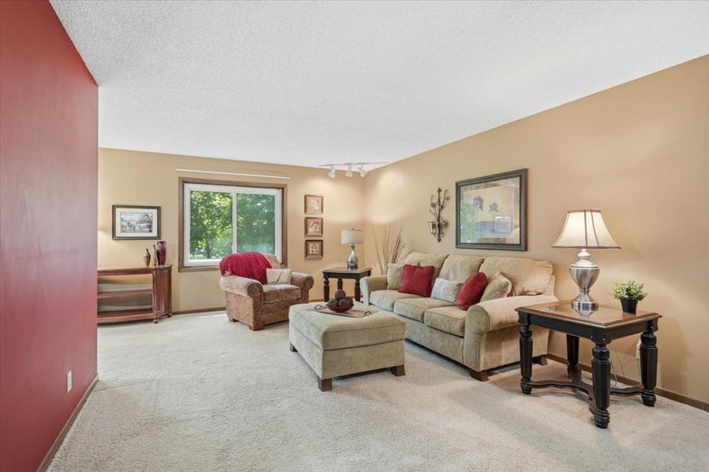 4342 Buckingham Ct #1605, Vadnais Heights, MN 55127