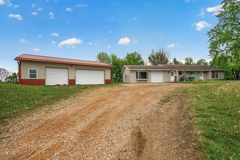 18090 102nd St, Young America, MN 55397