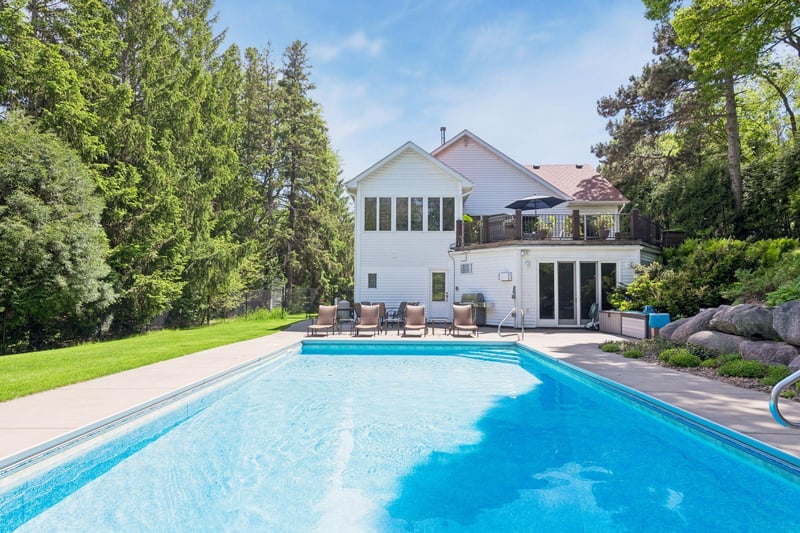 13920 Mcginty Rd E, Minnetonka, MN 55305