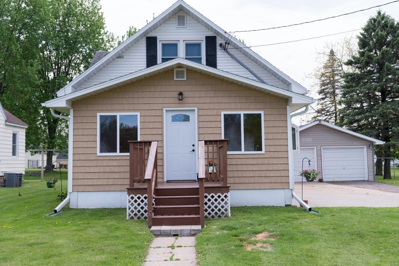 551 W Main St, Mondovi, WI 54755