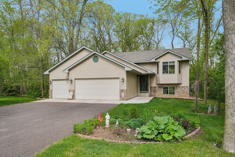 715 Lewis Ave, Rush City, MN 55069