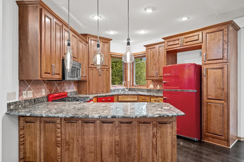 9250 Blackoaks Ln N, Maple Grove, MN 55311