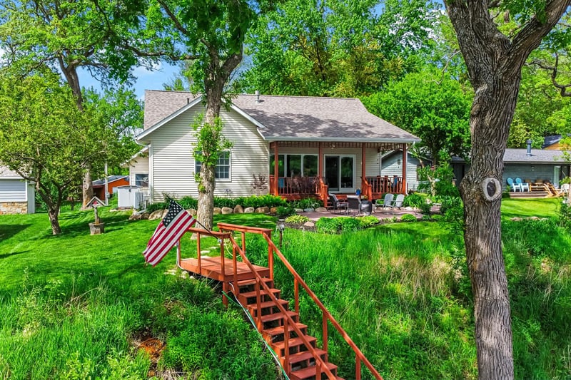 30223 Briorwood Rd, Paynesville, MN 56362