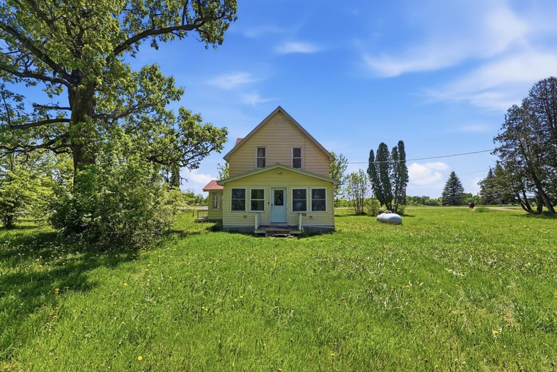 8005 381st Ave NW, Dalbo, MN 55017