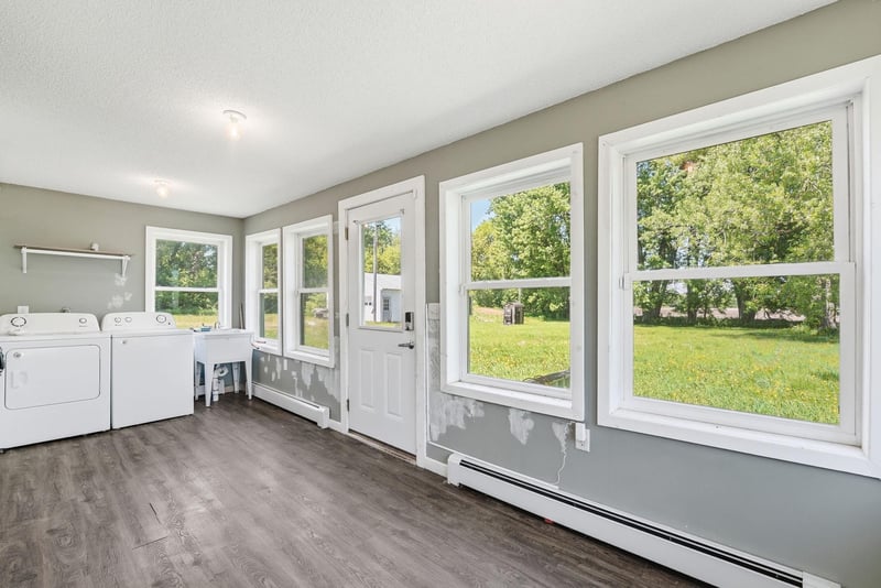 8005 381st Ave NW, Dalbo, MN 55017