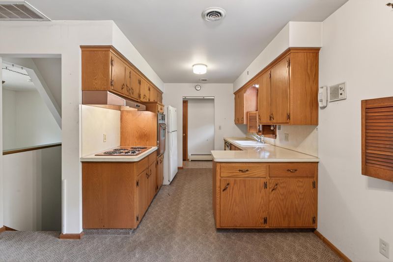 3724 Huntingdon Dr, Minnetonka, MN 55305
