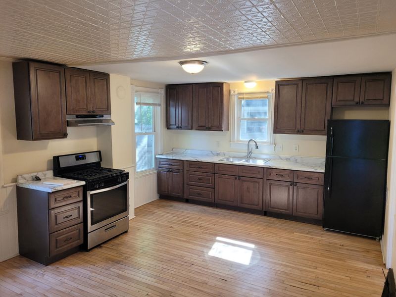 1016 James Ave, Saint Paul, MN 55102