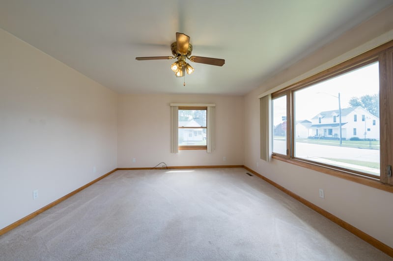 374 W Vine St, Mondovi, WI 54755